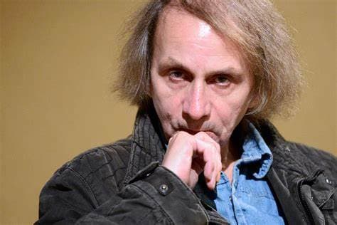 Michel Houellebecq revient avec un livre sur les polémiques de ces derniers mois