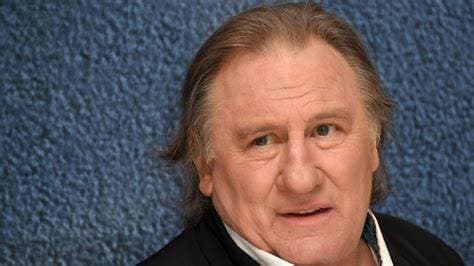 Gérard Depardieu met sa Légion d'honneur “à la disposition” de la ministre de la Culture