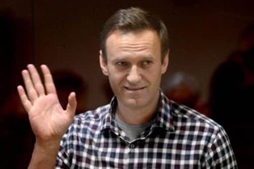 Le chef de l’opposition russe et critique de Poutine, Alexeï Navalny, décède en prison
