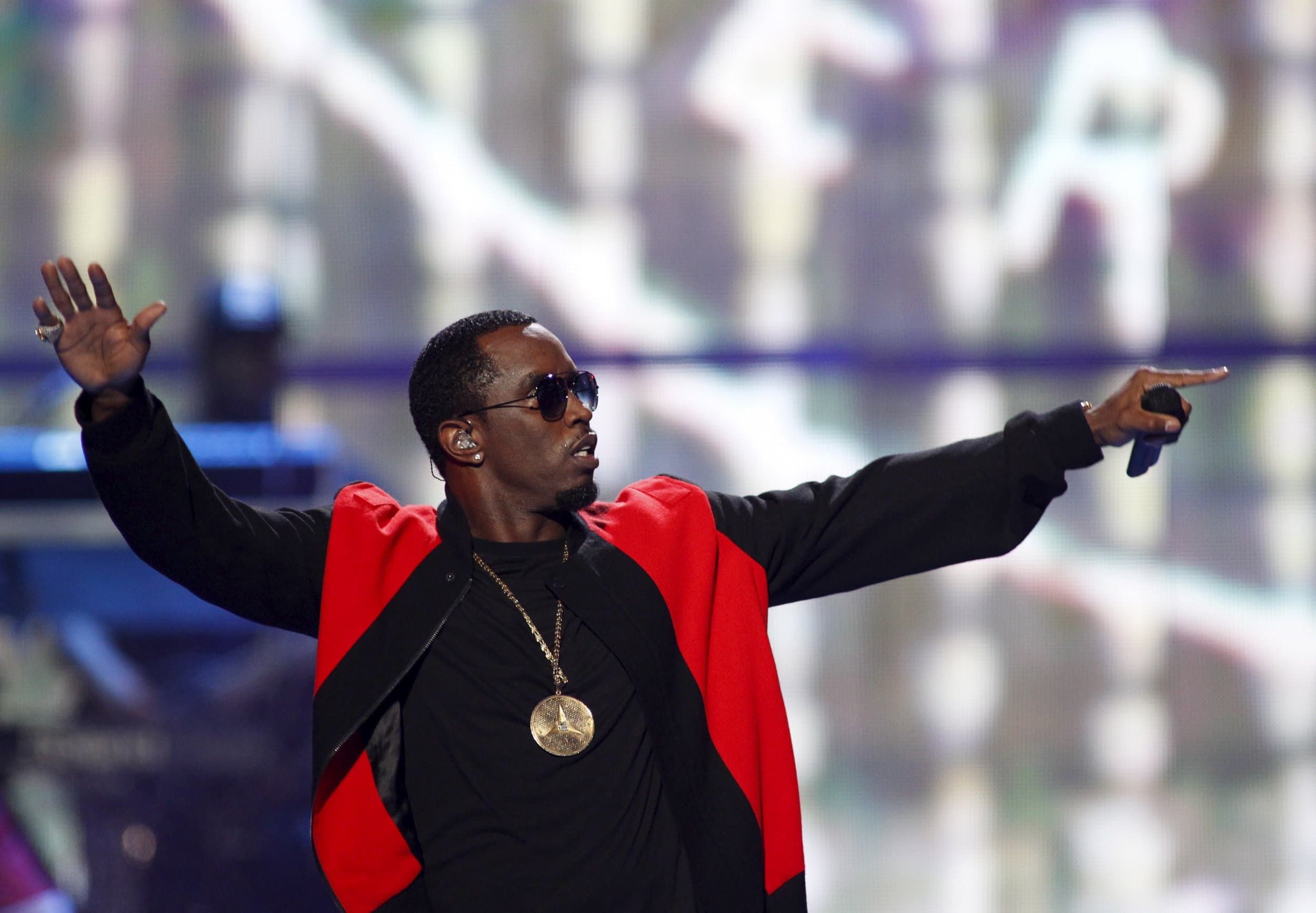 Les résidences de Puff Diddy perquisitionnées par des agents fédéraux au milieu d'allégations de trafic sexuel