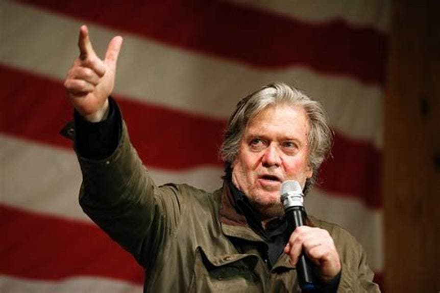 L’ex conseiller populiste de Donald Trump, Steve Bannon, libéré de prison