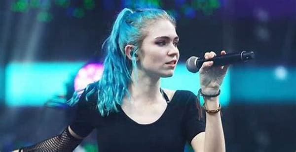 Grimes accuse son ex Elon Musk d'avoir ignoré la « crise médicale » de leur enfant