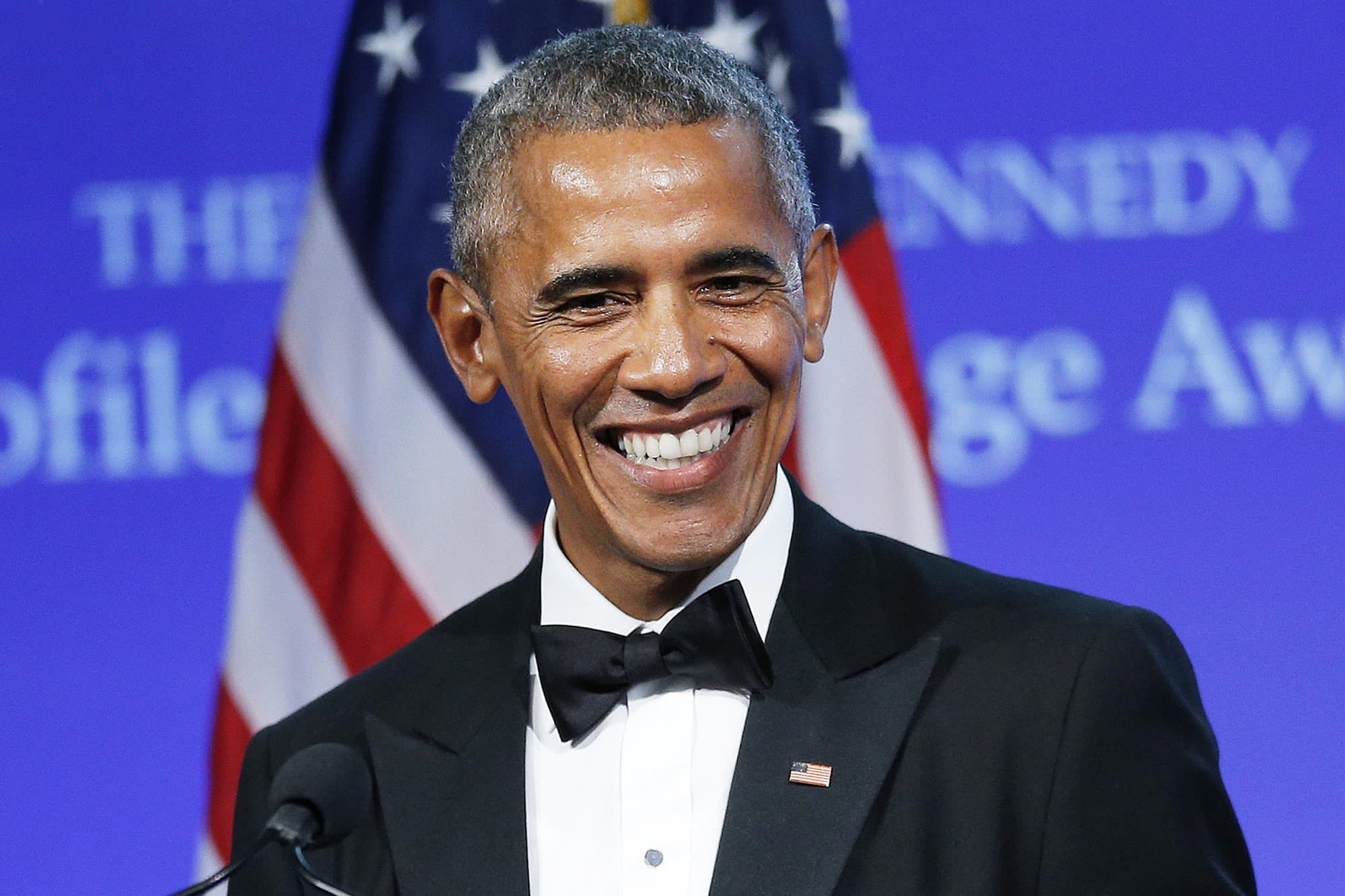 En pleines rumeurs de divorce, Barack Obama aperçu dans un restaurant de Los Angeles avec ses filles sans sa femme Michelle