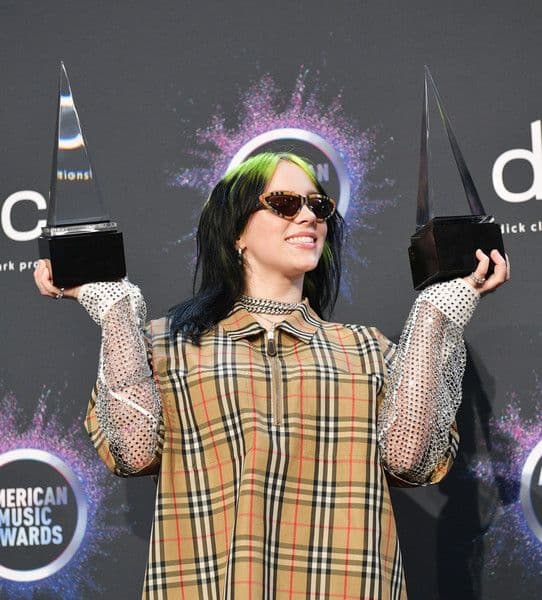 Billie Eilish rafle tout aux American Music Awards 2025