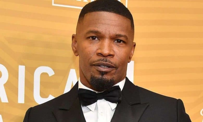 Jamie Foxx n’a pu retenir ses larmes en recevant ce prestigieux prix des mains de Stevie Wonder