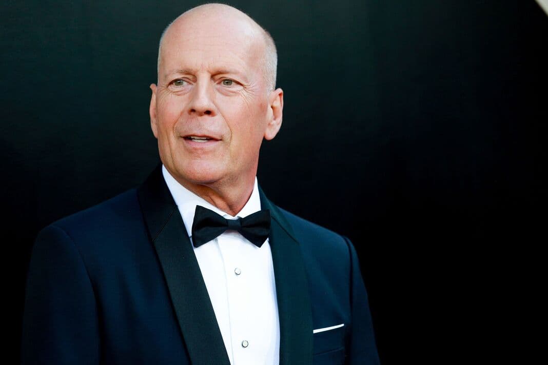 En raison du déclin de la démence, Bruce Willis ne peut plus parler, lire ou marcher