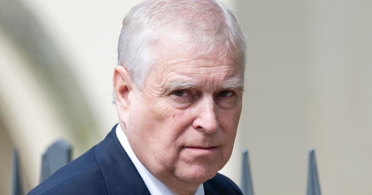 Le gouvernement britannique envisage de rayer l’ex-prince Andrew de l’ordre de succession au trône