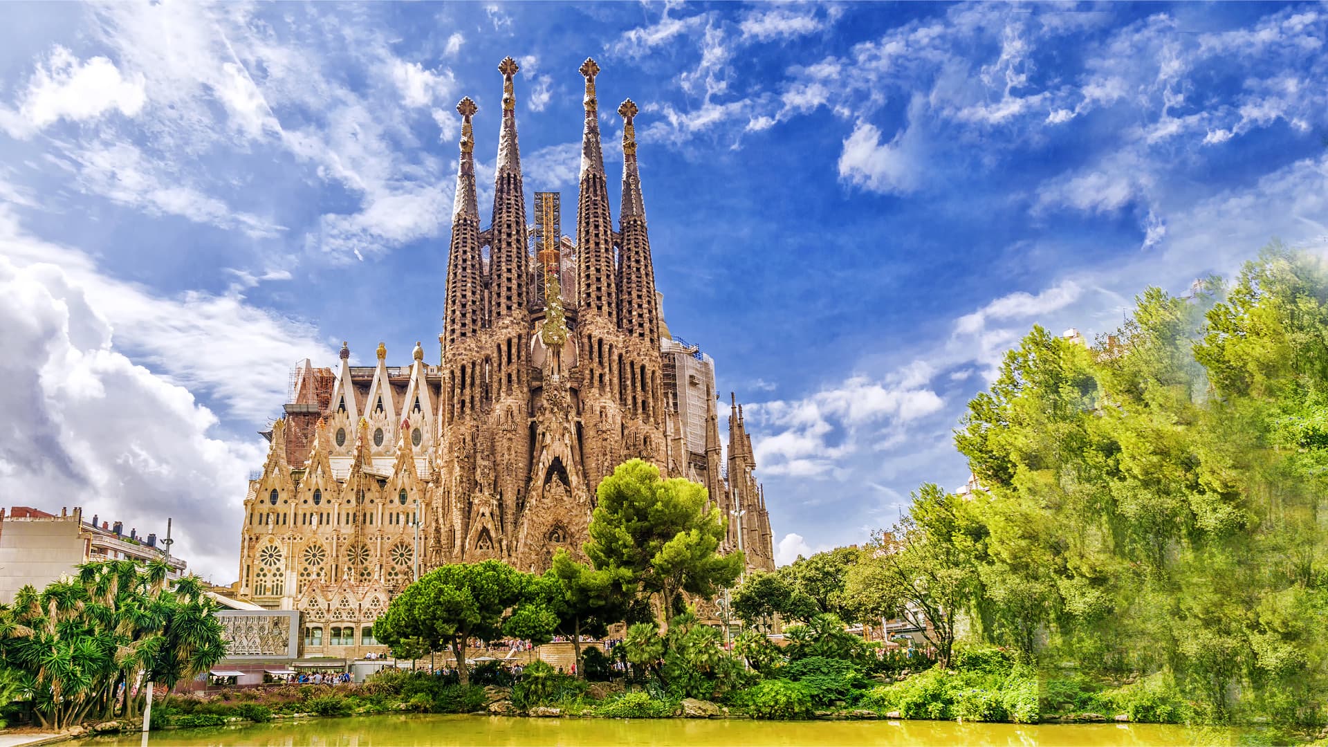La Sagrada Familia de Barcelone, l’église la plus haute du monde, culmine désormais à 172,5m