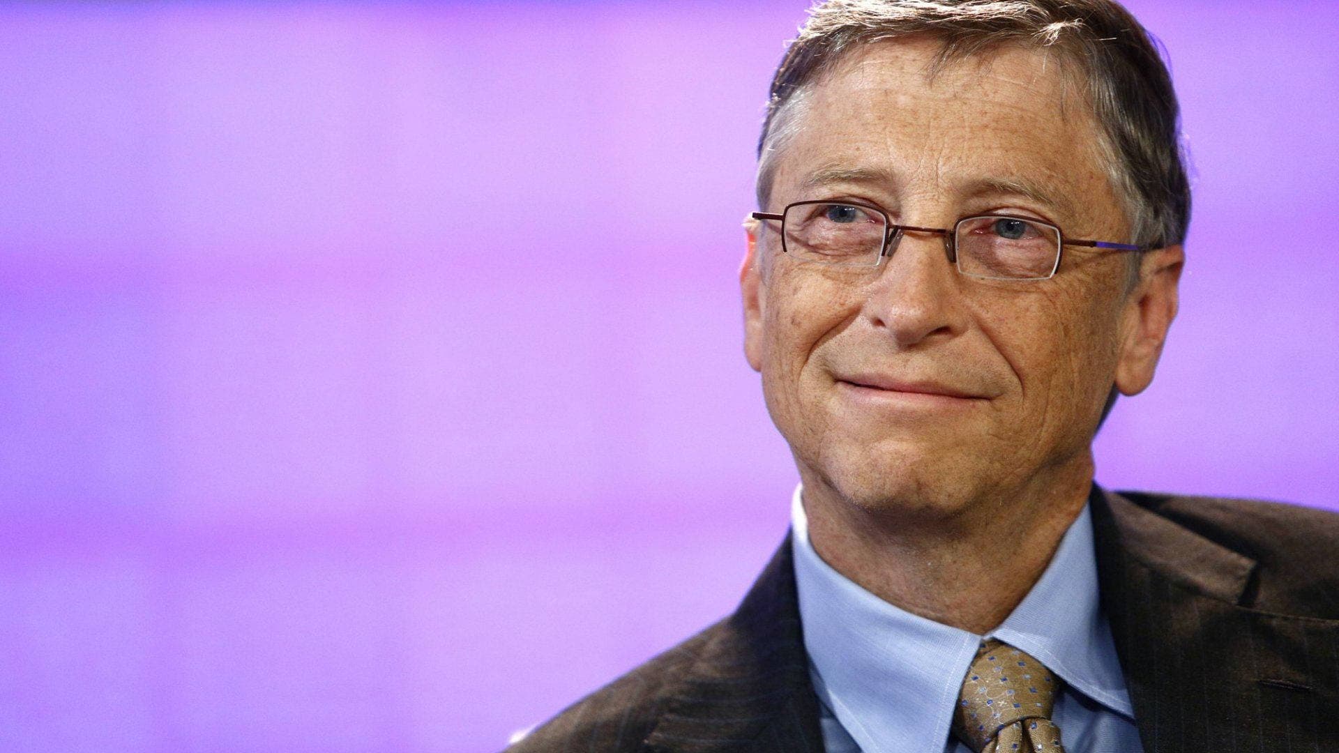 Bill Gates admet avoir eu deux liaisons avec des femmes russes et présente ses excuses à ses employés concernant ses liens avec Jeffrey Epstein