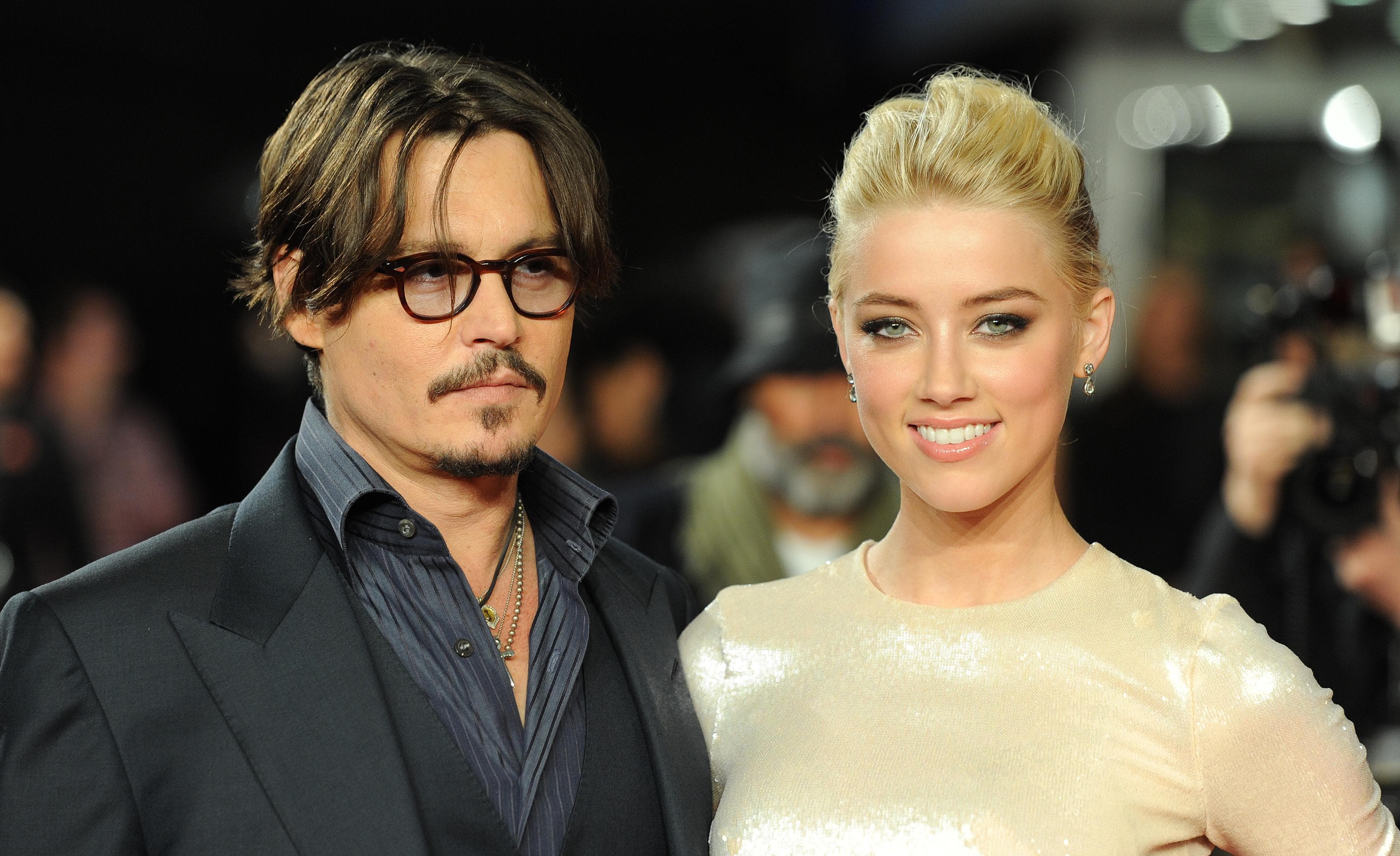 Des fans consentent d’énormes efforts financiers pour assister au procès de Johnny Deep et Amber Heard