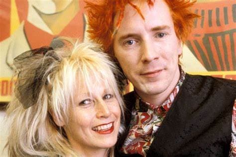 L'épouse de Johnny Rotten, leader des Sex Pistols, Nora Forster, est décédée à 80 ans
