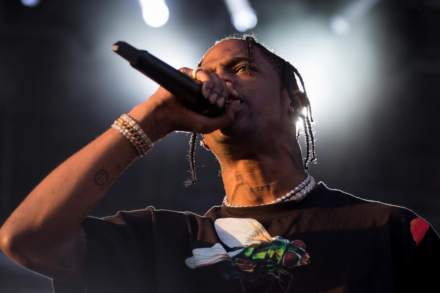 Travis Scott arrêté après une bagarre avec son garde du corps dans un hôtel parisien