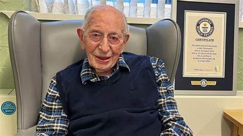John Tinniswood, l'homme le plus âgé du monde, décède à l'âge de 112 ans