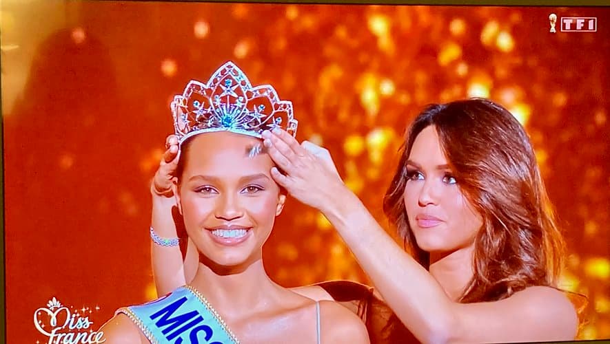 La Guadeloupéenne Indira Ampiot élue Miss France 2023