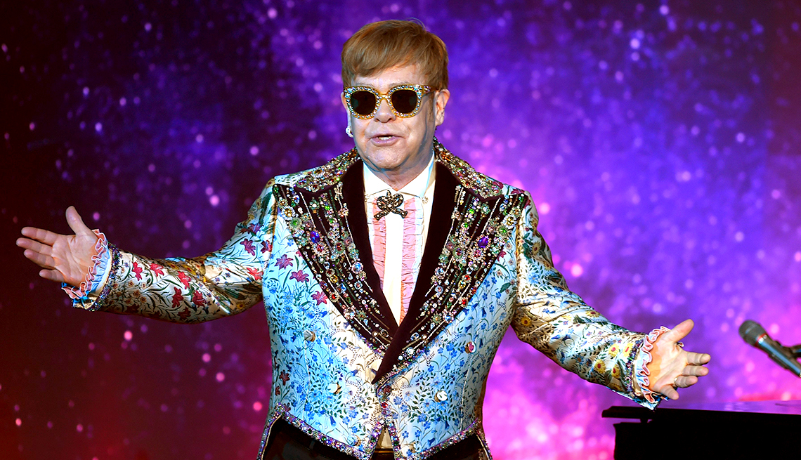 Elton John annonce un nouveau spectacle pour le festival de Glastonbury